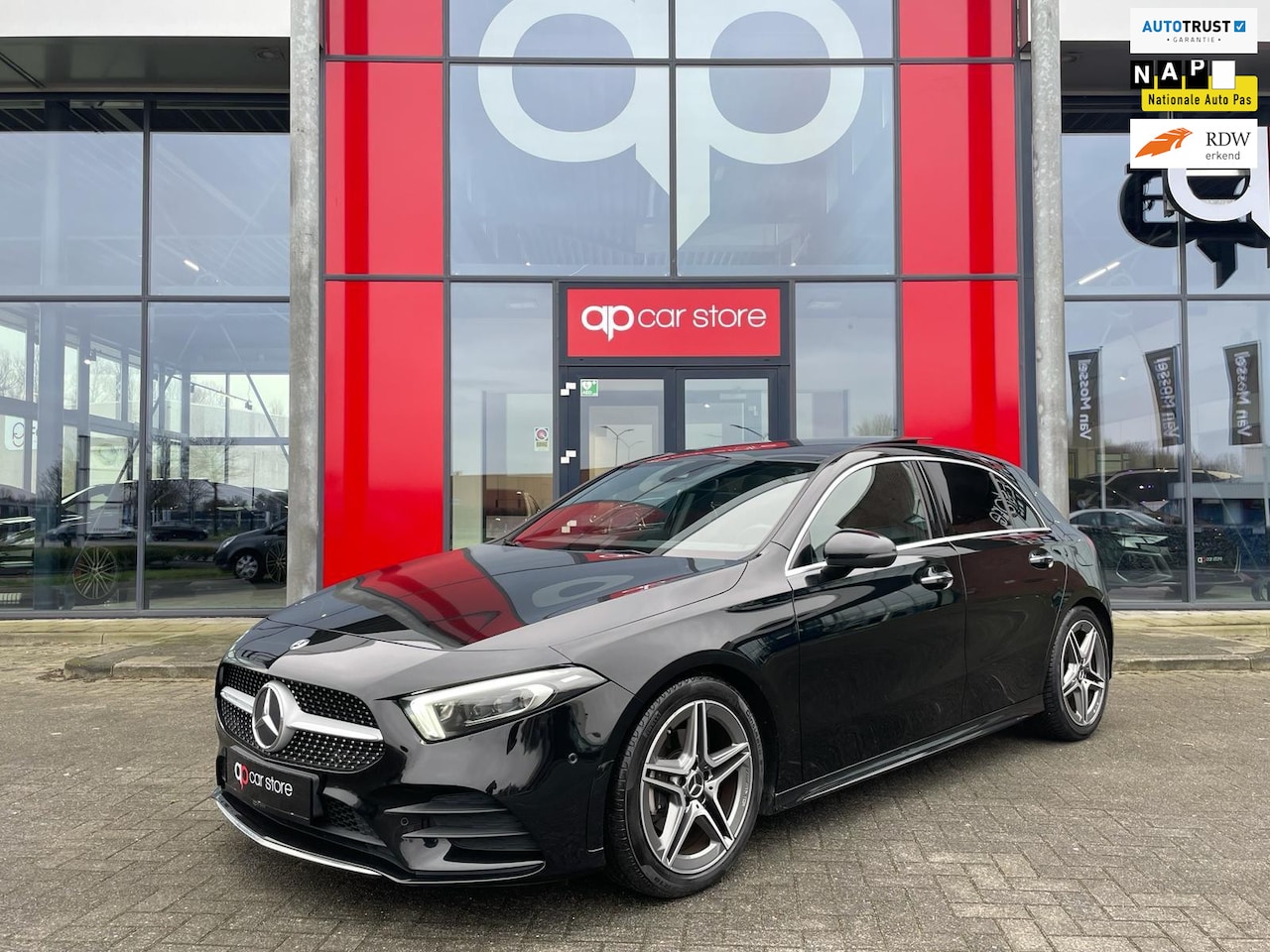 Mercedes-Benz A-klasse - 200 d Premium Plus AMG PAKKET - AutoWereld.nl