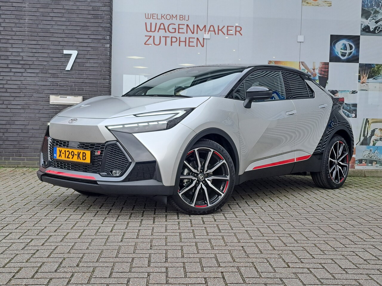 Toyota C-HR - 2.0 High Power Hybrid GR SPORT Première Edition Automaat I NIEUWE MODEL I - AutoWereld.nl