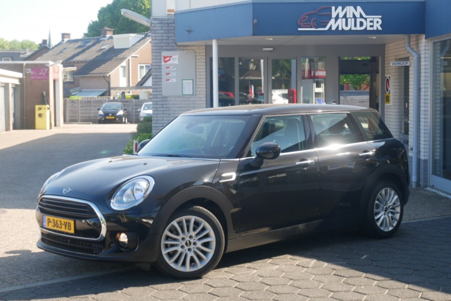 MINI Clubman - 1.5 COOPER CHILI  (100Kw)   **Clima//Navi//Pan.dak//Lm ** - AutoWereld.nl