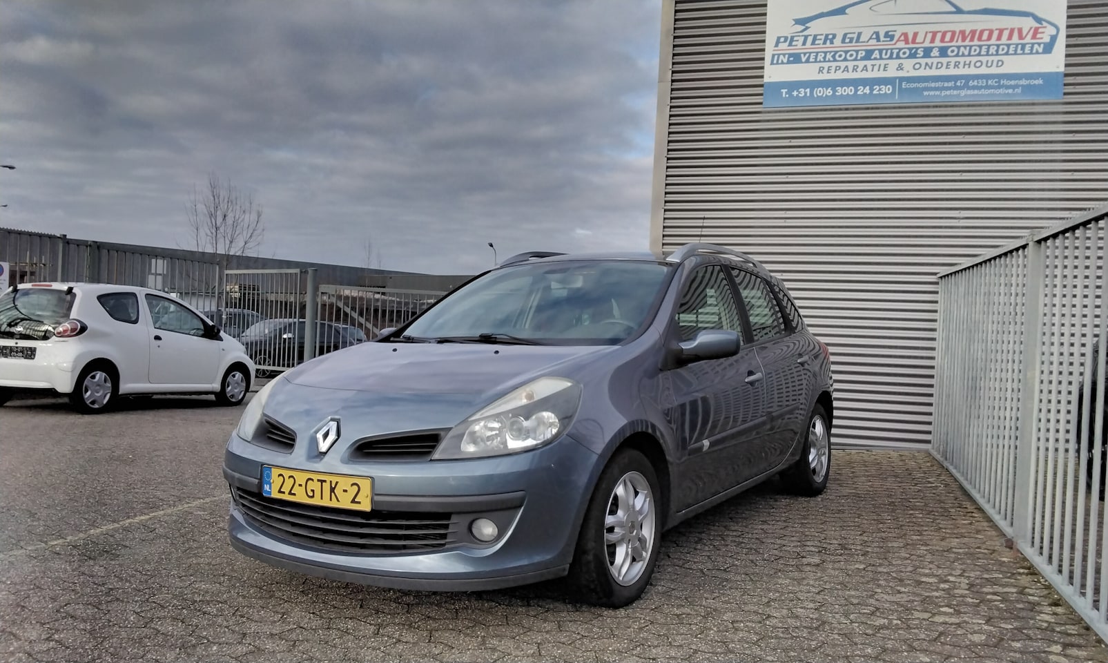 Renault Clio Estate - 1.2 TCE Corporate Sport 2e eigenaar  - Pano - climat controle  - Cruise controle- lage km stand - nap - AutoWereld.nl