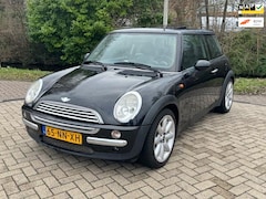 MINI Cooper - 1.6 Chili Panorama dak, Navigatie, Leren bekleding, Nieuw apk