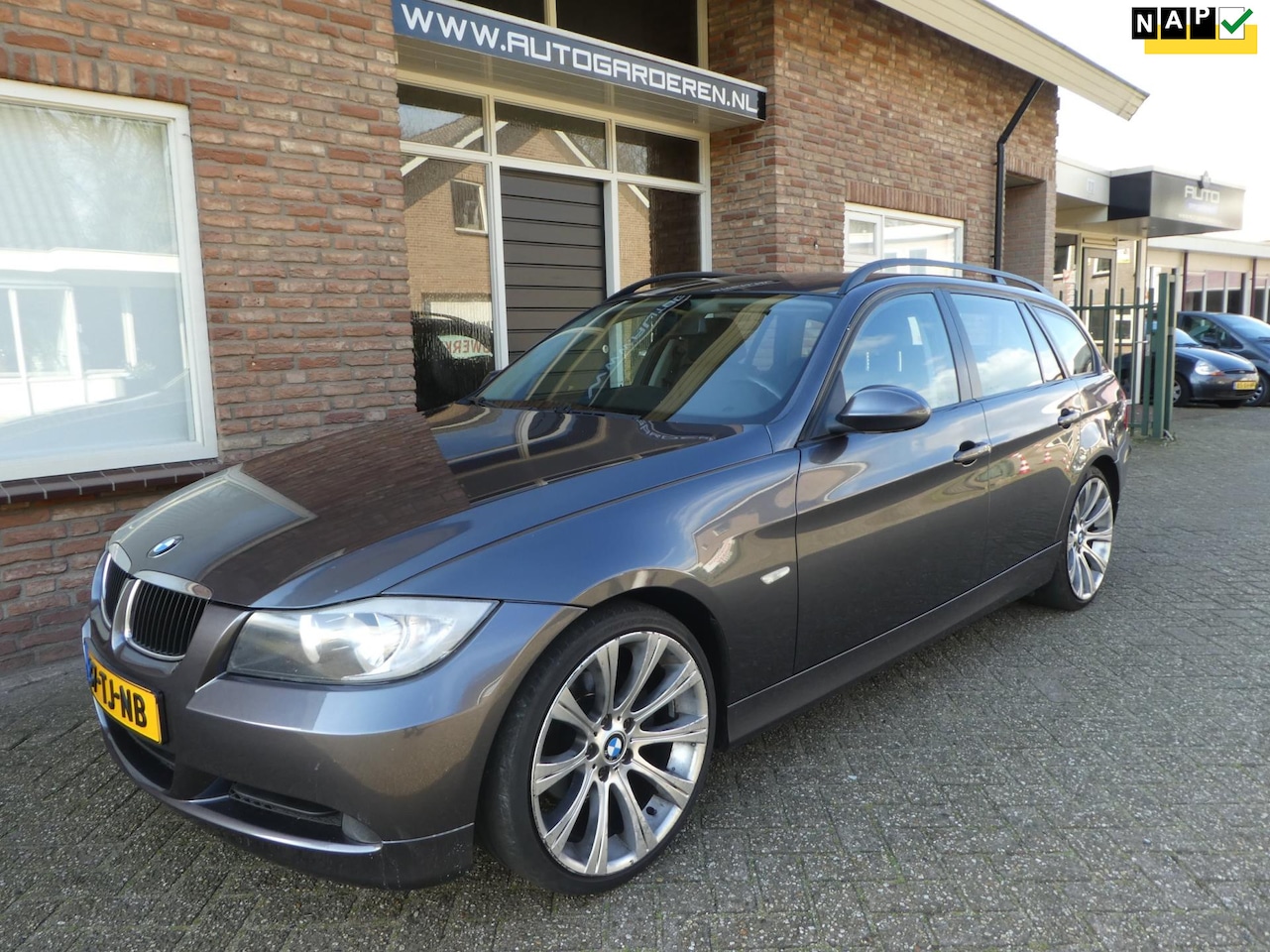 BMW 3-serie Touring - 320i Business Line Leder / Navi / Dealeronderhouden - AutoWereld.nl