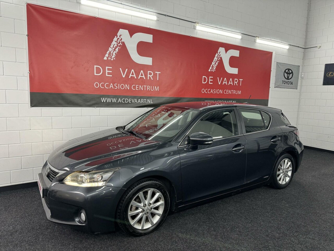 Lexus CT 200h - Business Line Pro - ALCANTARA/NAVI/CAMERA/NAP - AutoWereld.nl