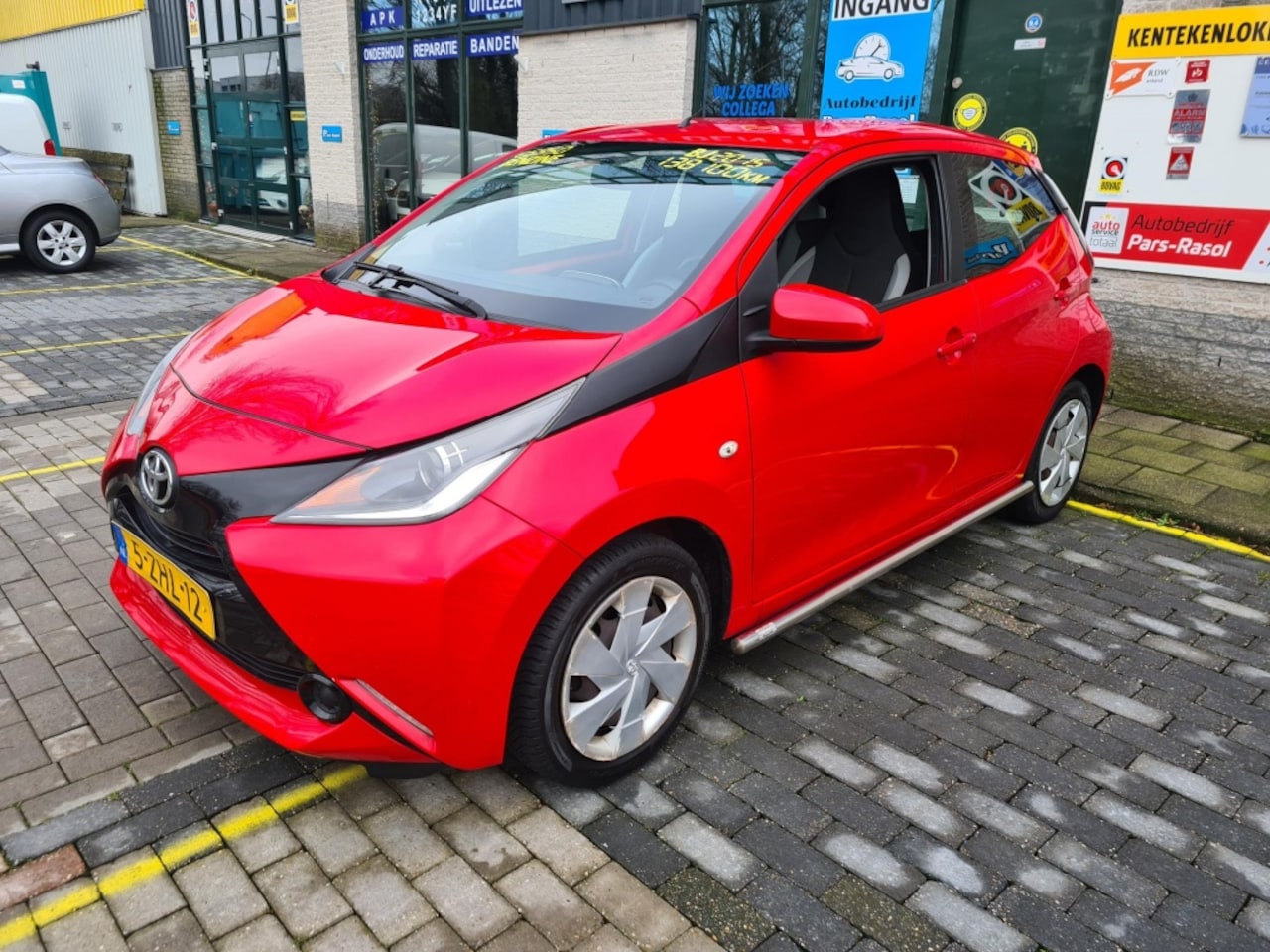 Toyota Aygo - 1.0 VVT-i x-play 1.0 VVT-i x-play - AutoWereld.nl