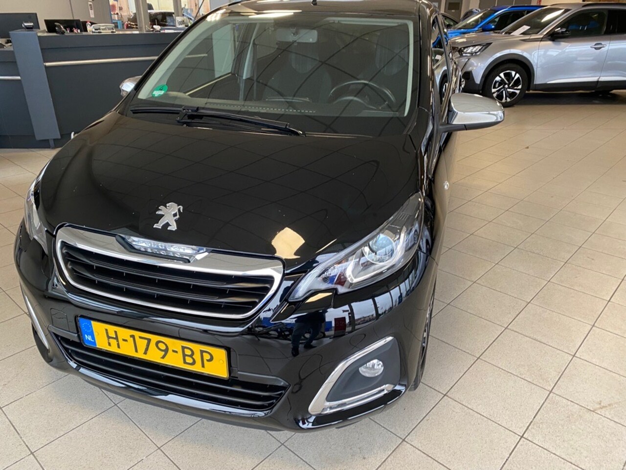 Peugeot 108 - 1.0 e-VTi 72pk 5D Allure - AutoWereld.nl