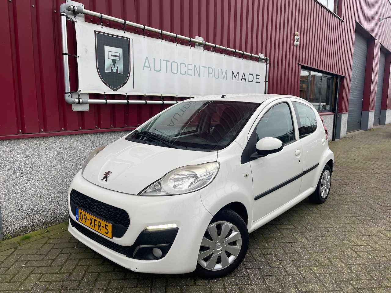 Peugeot 107 - 1.0 Active // Airco // 5-Deurs - AutoWereld.nl