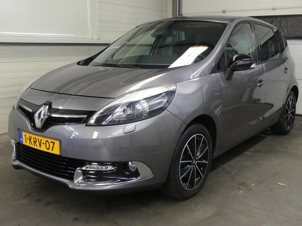 Renault Scénic - 1.2 TCe Bose - Keurig Onderhouden - Navigatie - AutoWereld.nl