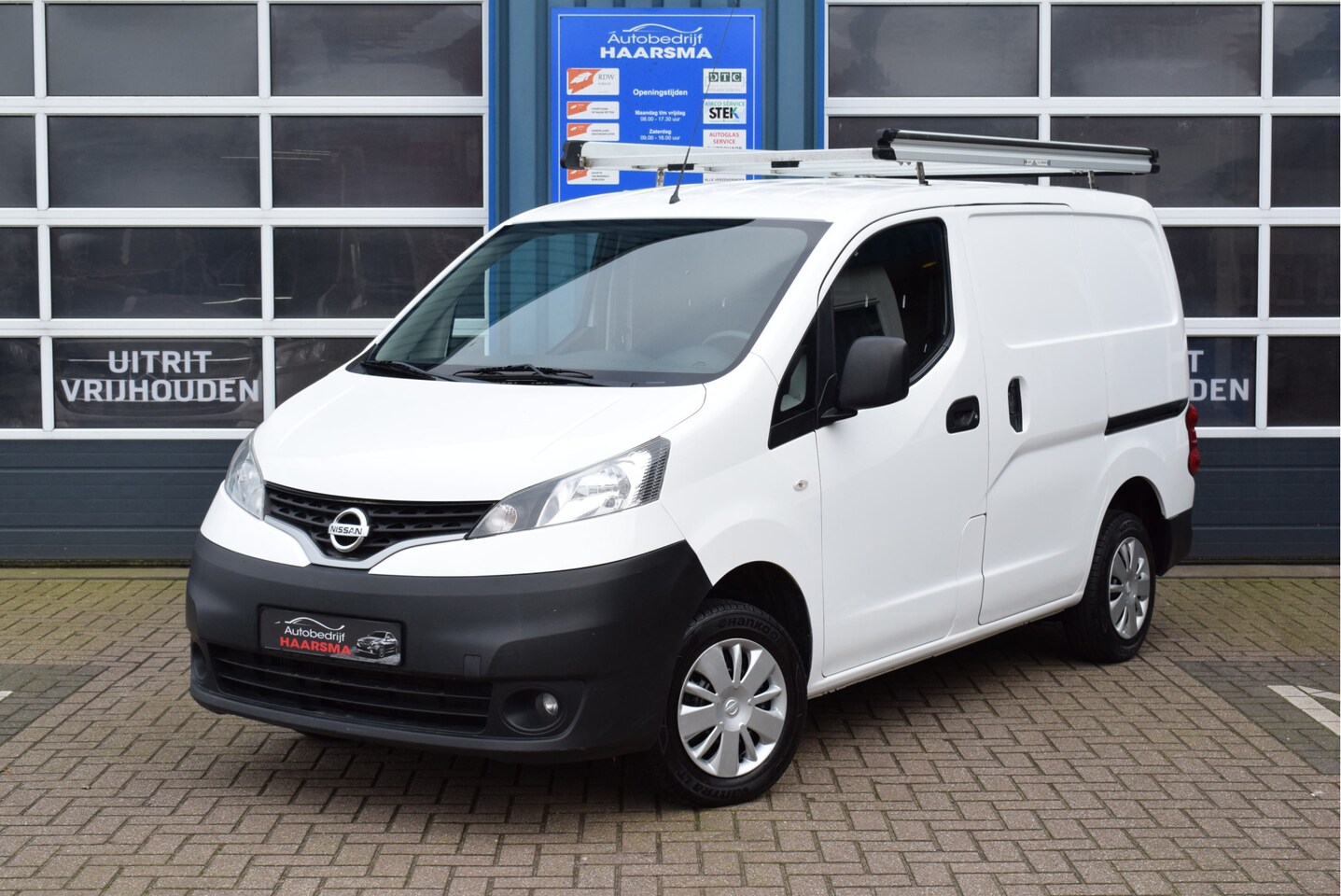 Nissan NV200 - 1.5 dCi Optima Airco L + R schuifdeur Trekhaak - AutoWereld.nl