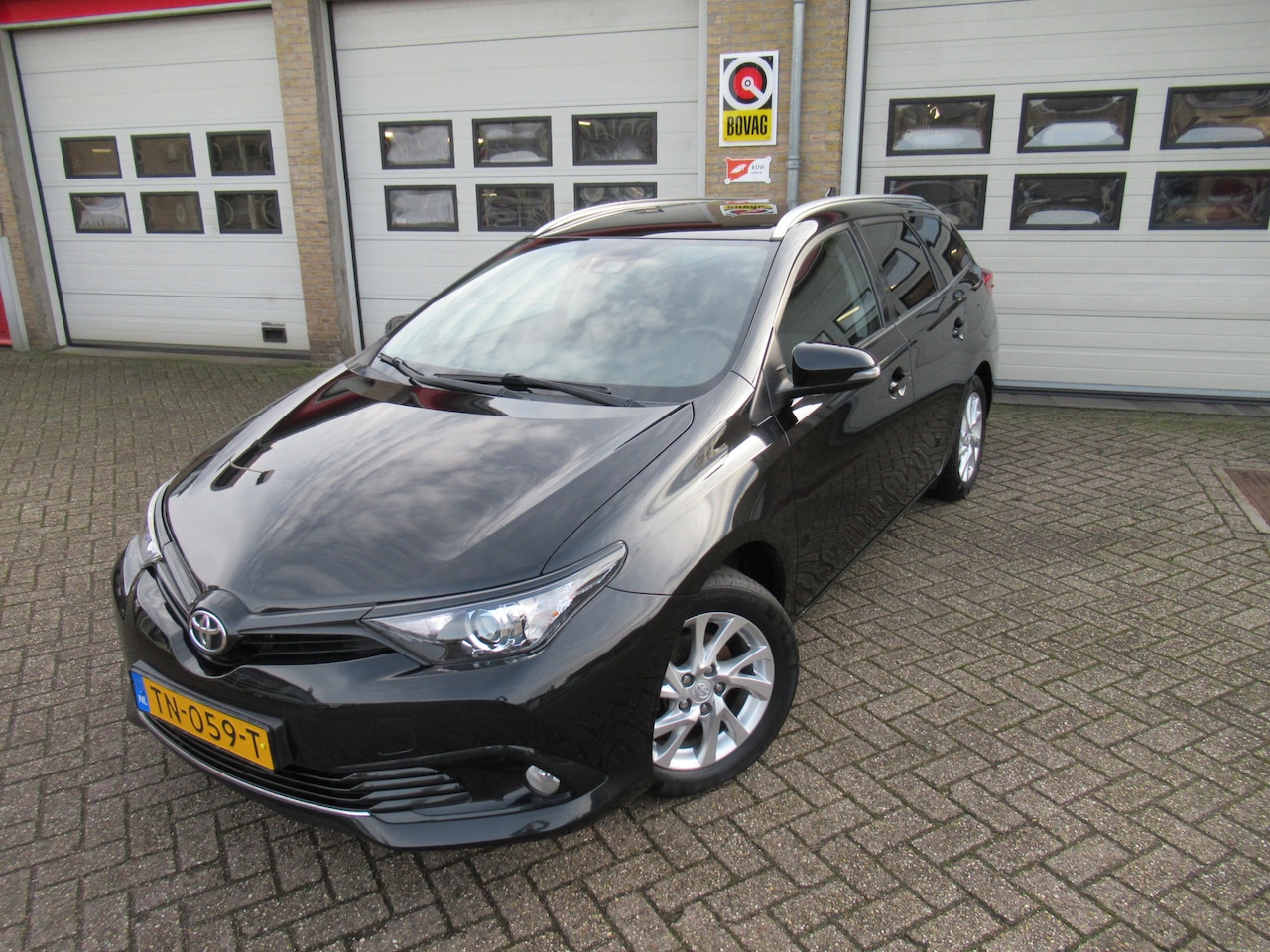 Toyota Auris Touring Sports - 1.2T Dynamic 1.2T Dynamic - AutoWereld.nl