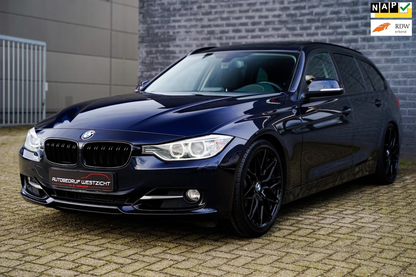 BMW 3-serie Touring - 328i Executive 245pk 19 inch Panoramadak - AutoWereld.nl