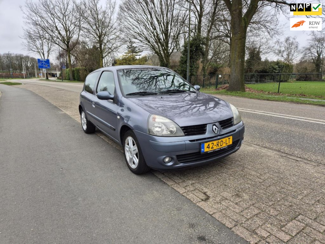 Renault Clio - 1.2-16V Authentique Comfort 1.2-16V Authentique Comfort - AutoWereld.nl