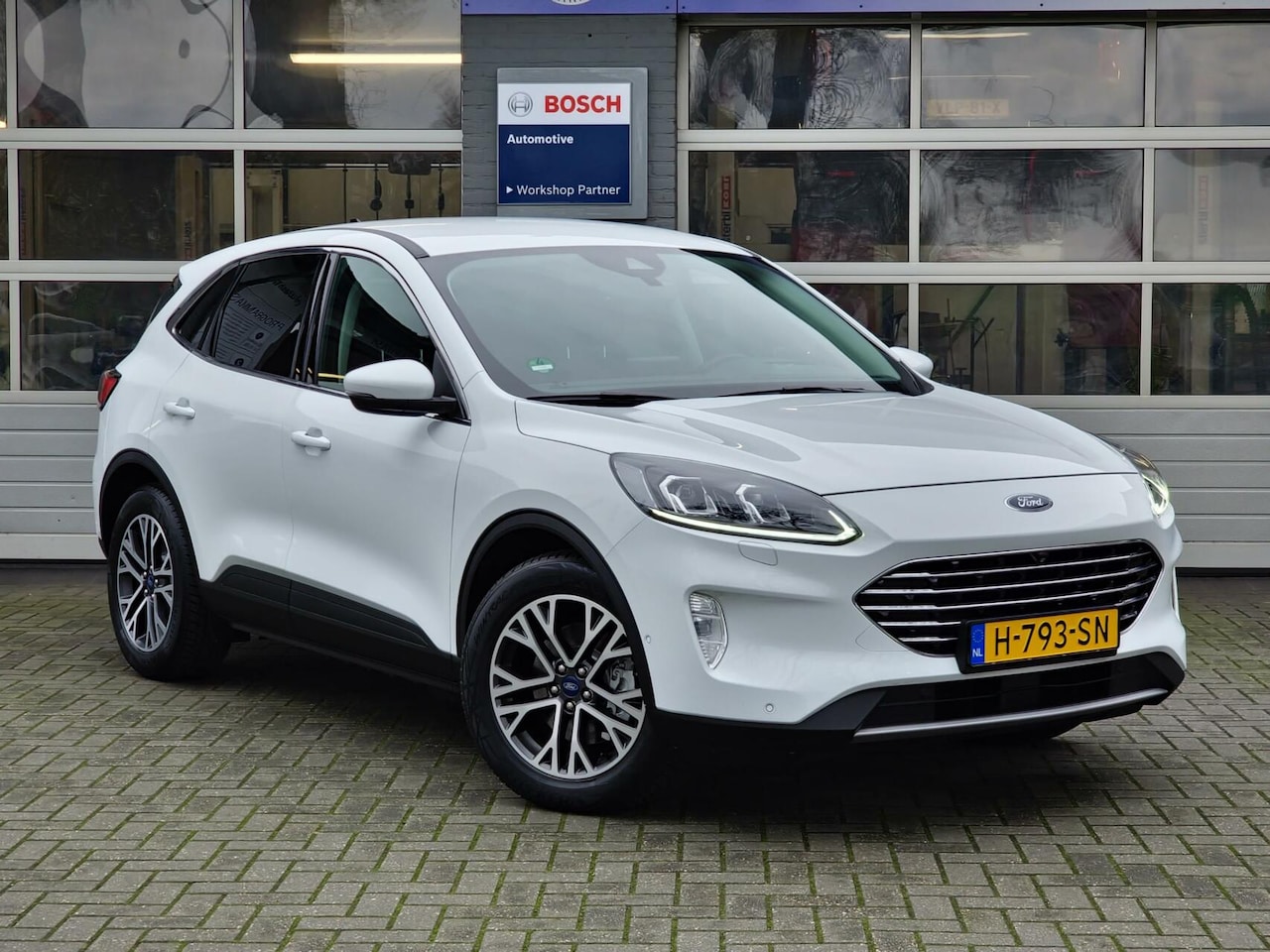 Ford Kuga - 2.5 PHEV Titanium X 225PK|Half-leer|18-inch|Clima|adaptief-cruise|carplay|B&O Audio| - AutoWereld.nl