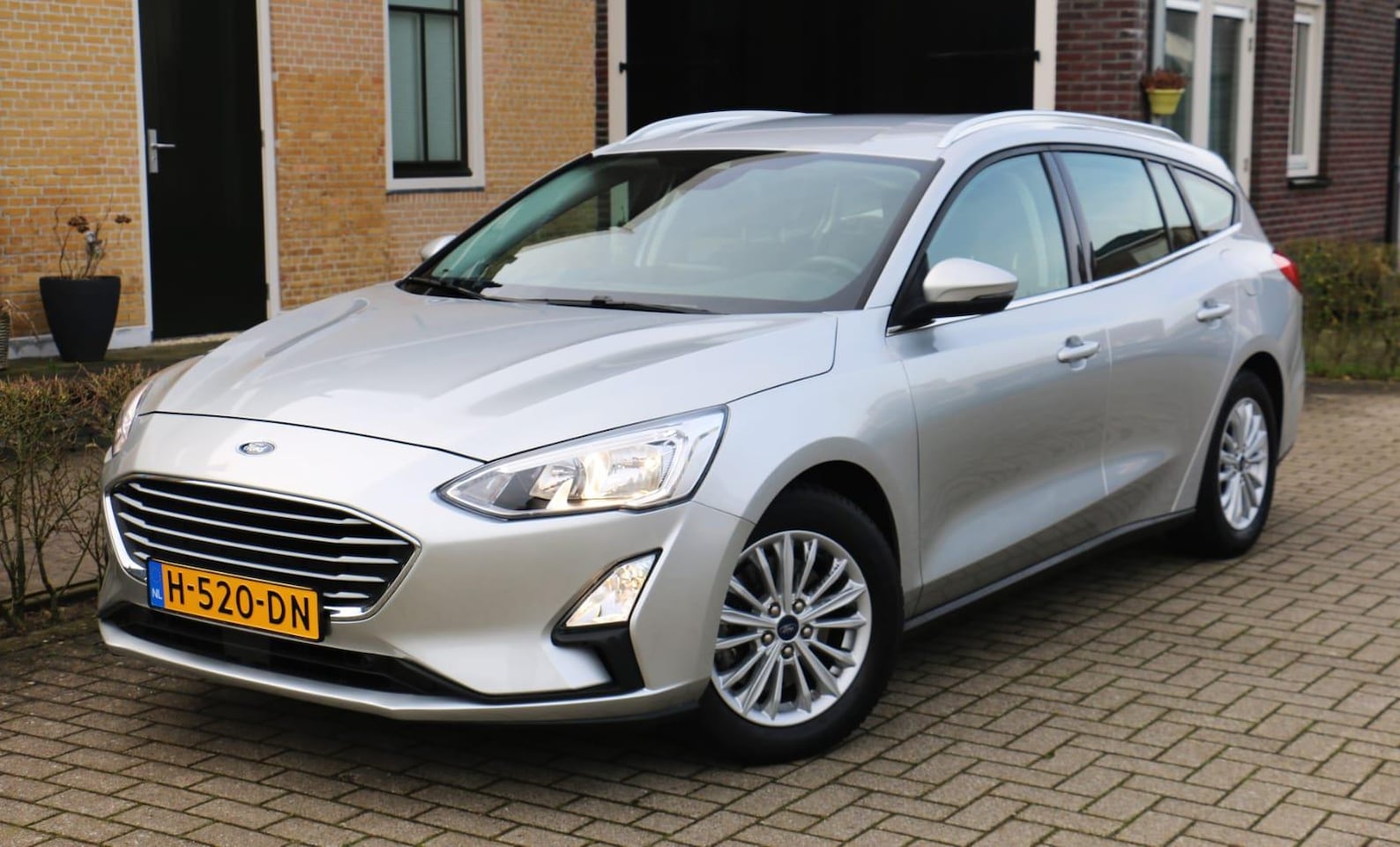 Ford Focus Wagon - 1.0 EcoBoost Titanium Business 1.0 EcoBoost Titanium Business - AutoWereld.nl