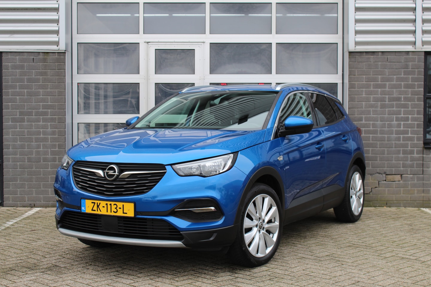 Opel Grandland X - 1.2 Turbo Business Executive / Carplay / Trekhaak / 19" / N.A.P. - AutoWereld.nl