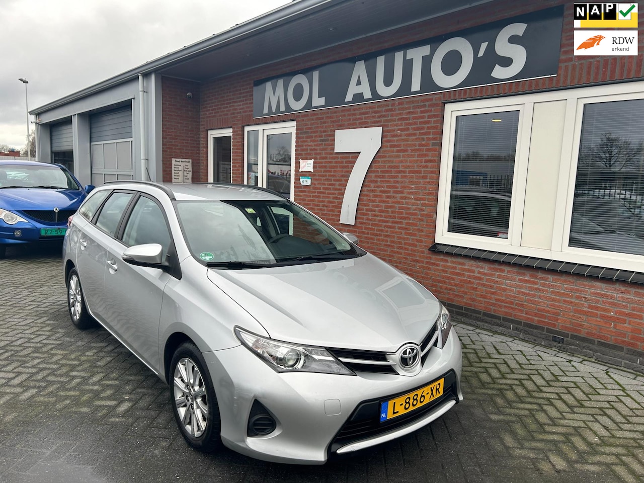 Toyota Auris - 1.3 Aspiration 1.3 Aspiration , Navigatie , Climate control - AutoWereld.nl