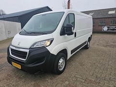 Peugeot Boxer - 330 2.2 BlueHDi 120 L2H1