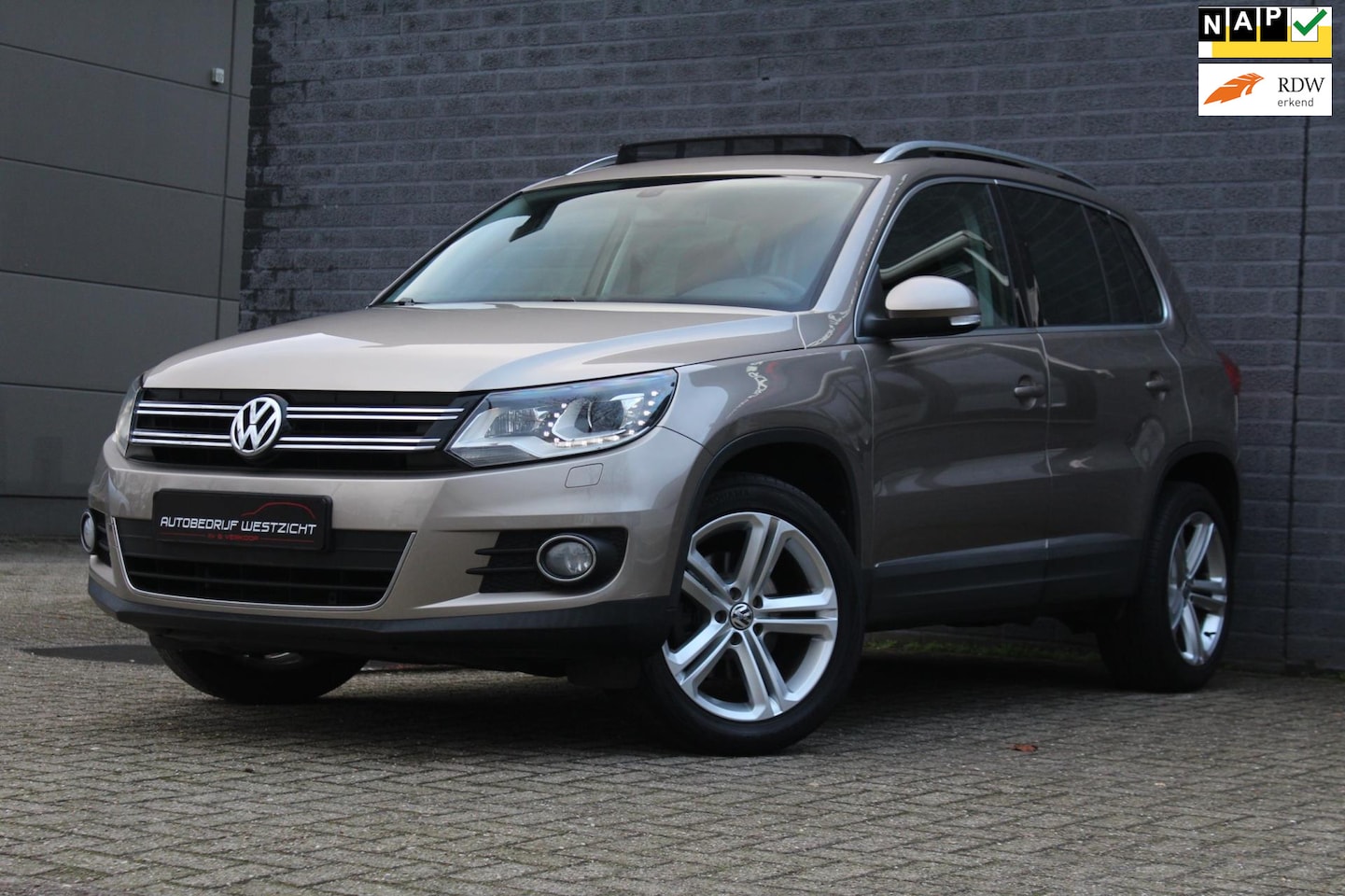 Volkswagen Tiguan - 1.4 TSI Sport&Style, Led, Panoramadak - AutoWereld.nl