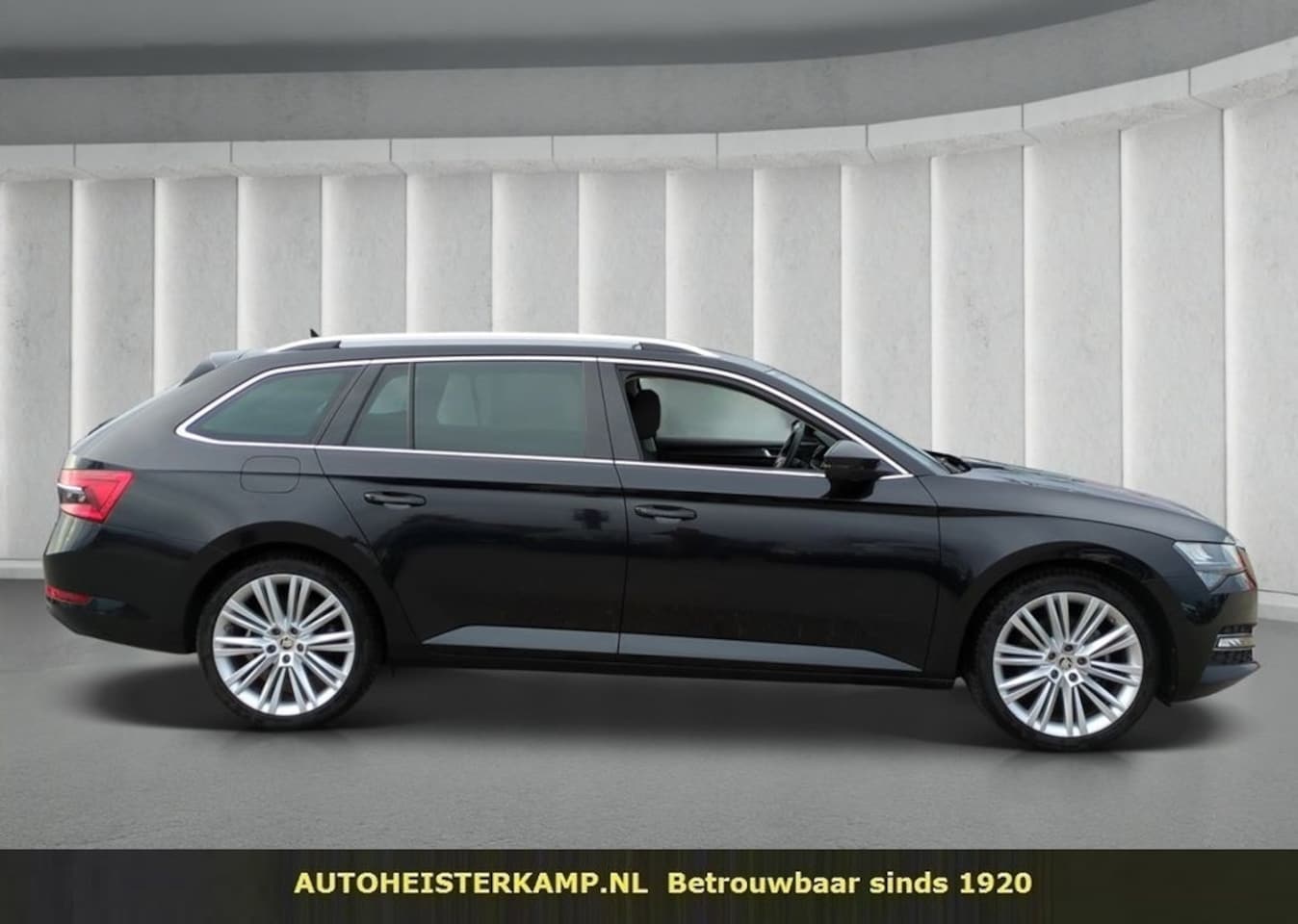 Skoda Superb Combi - 2.0 TDI Style 150 PK DSG ACC LED EL. Stoelen Standkachel Camera 19 Inch - AutoWereld.nl