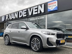 BMW iX1 - xDrive30 Launch Edition 67 kWh M-Sport | 360 graden cameras | Harman/Kardon | Adapt. Cruis