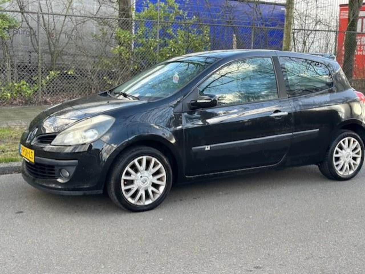 Renault Clio - 1.6-16V Dynamique Luxe / 1 Jaar APK - AutoWereld.nl