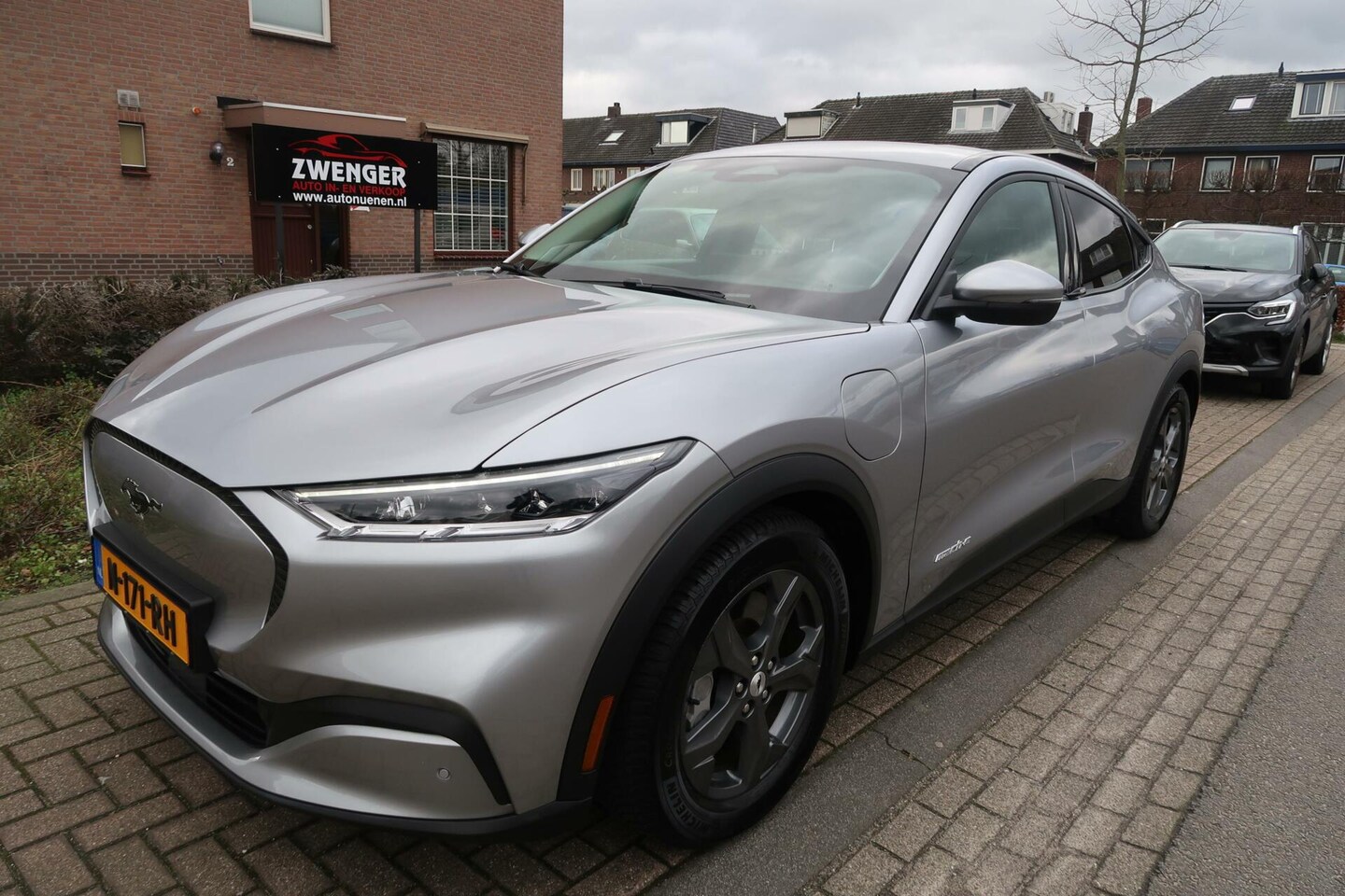 Ford Mustang Mach-E - 75kWh NAVIGATIE|TREKHAAK|LEDER|CAMERA|DODEHOEK|CARPLAY|ORIGINEEL NEDERLANDS - AutoWereld.nl