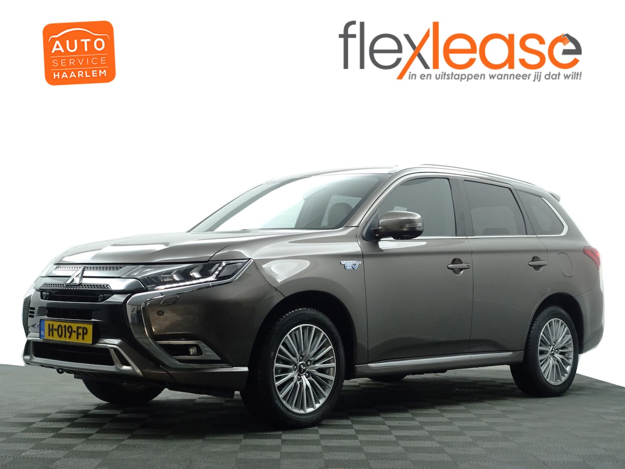 Mitsubishi Outlander - 2.4 PHEV Instyle+ Aut- Schuifdak, Design Leder Interieur, 360 Camera, Stuur/Stoelverwarmin - AutoWereld.nl