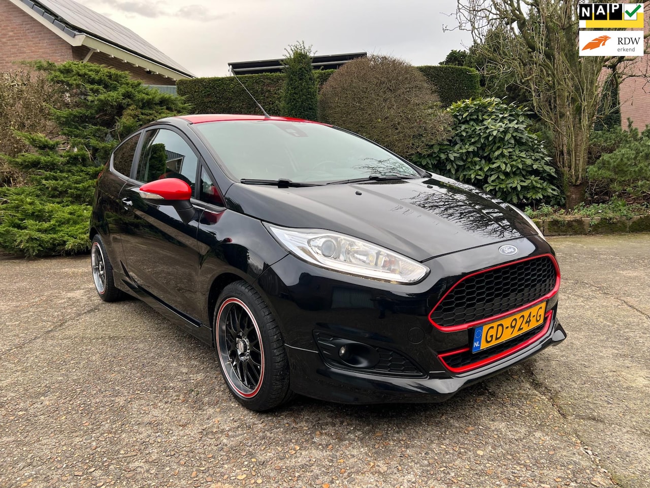 Ford Fiesta - 1.0 EcoBoost Black Edition 1.0 EcoBoost Black Edition 140PK, Navi, ECC, PDC, Zeer nette auto! - AutoWereld.nl