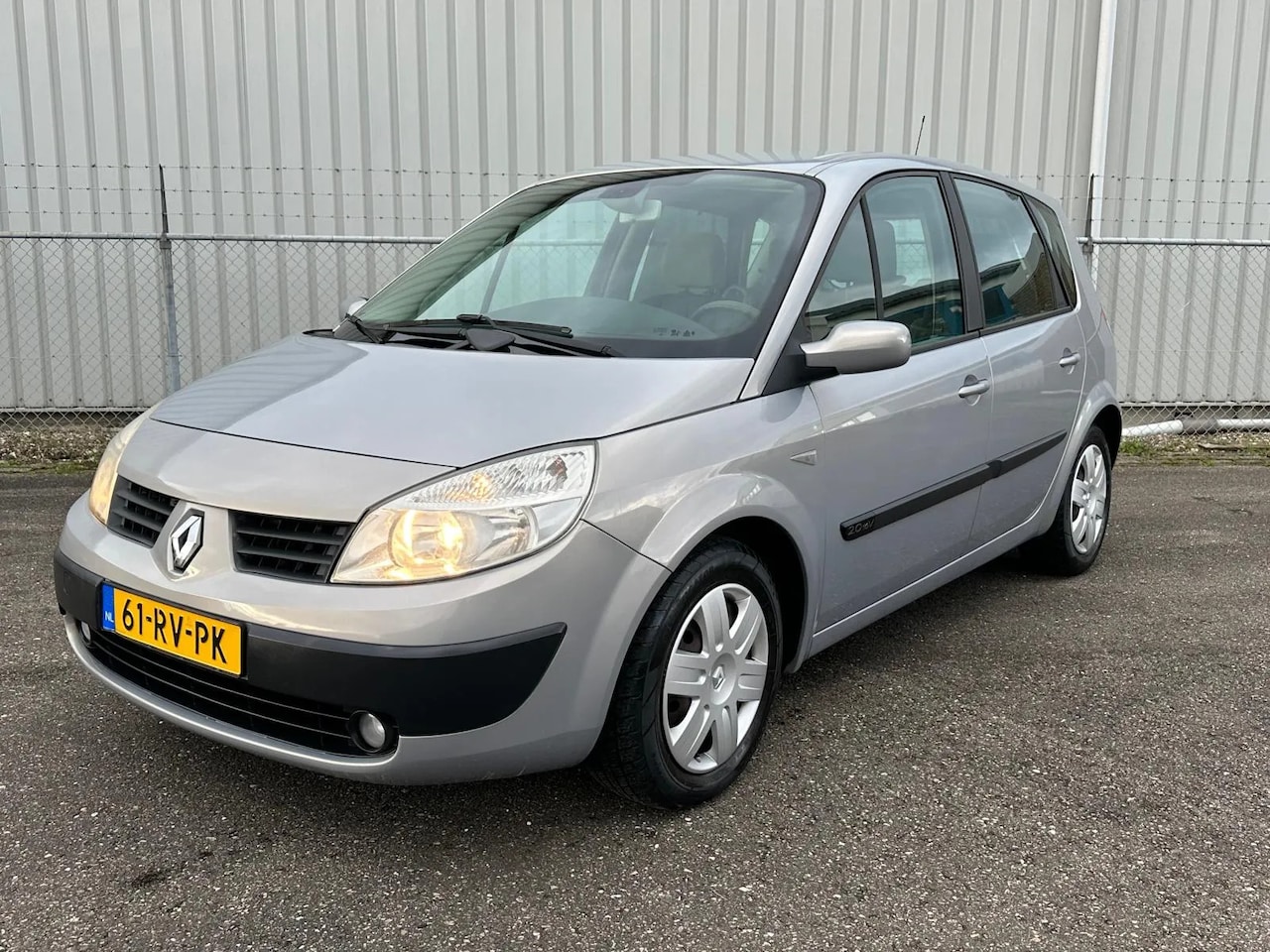 Renault Scénic - 2.0-16V Expression Comfort 2.0-16V Expression Comfort - AutoWereld.nl