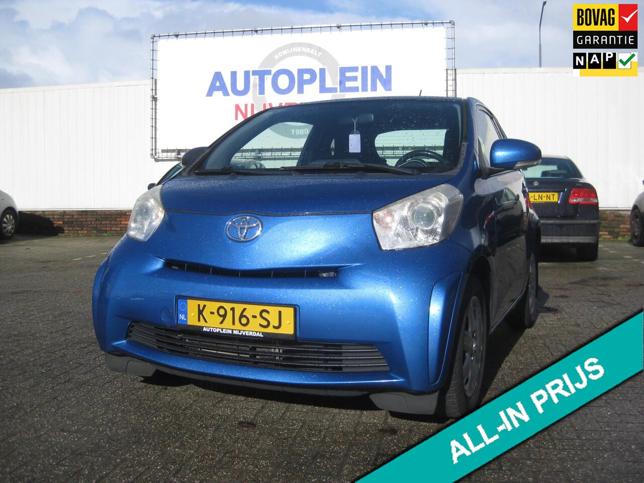 Toyota iQ - 1.0 VVTi Comfort Zuinig kompakt autootje in de mooie blauwe kleur! - AutoWereld.nl