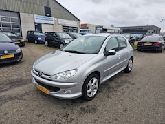 Peugeot 206 - 1.6-16V Air-line 3 Automaat Airco Bj:2006 NAP