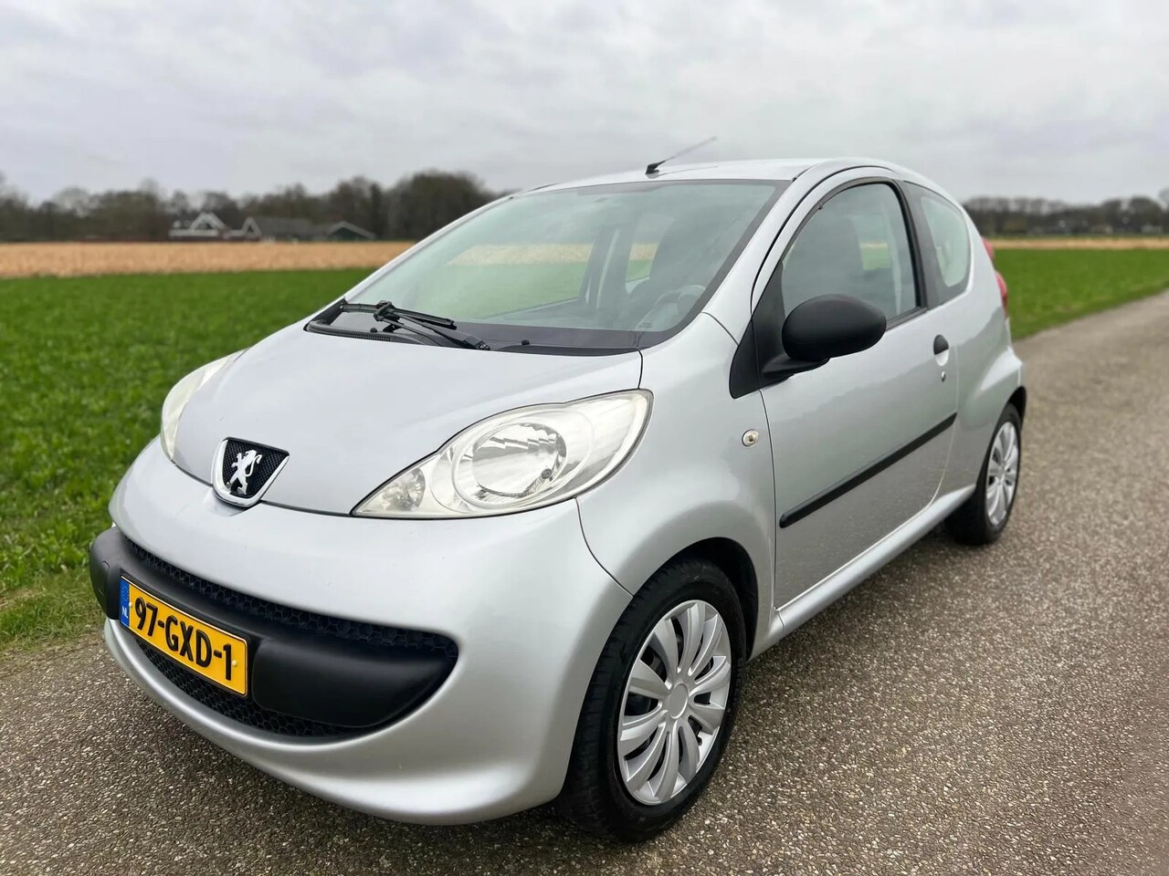 Peugeot 107 - 1.0-12V XR NAP - AutoWereld.nl