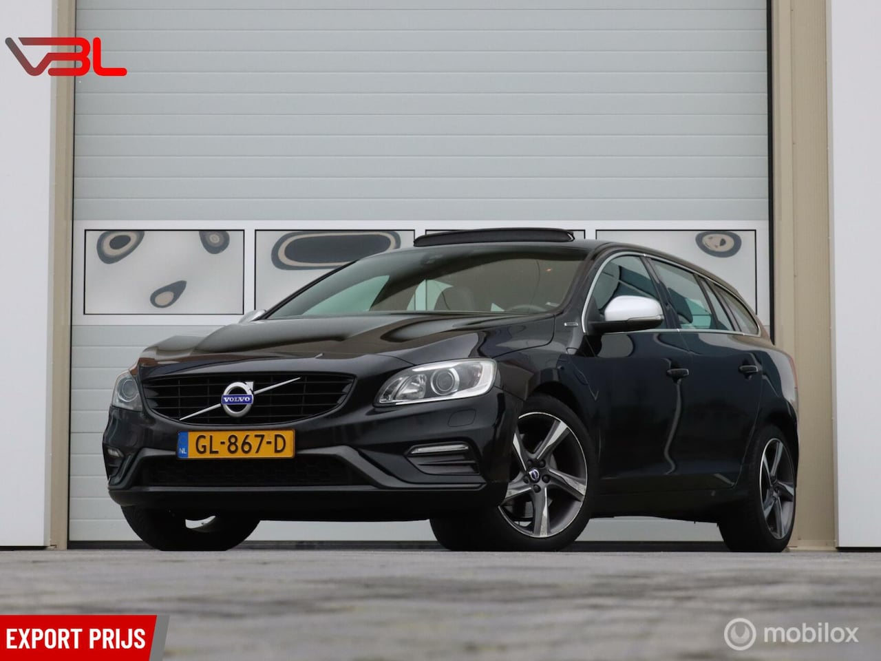 Volvo V60 - 2.4 D6 Twin Engine R-Design SCHUIFDAK - AutoWereld.nl