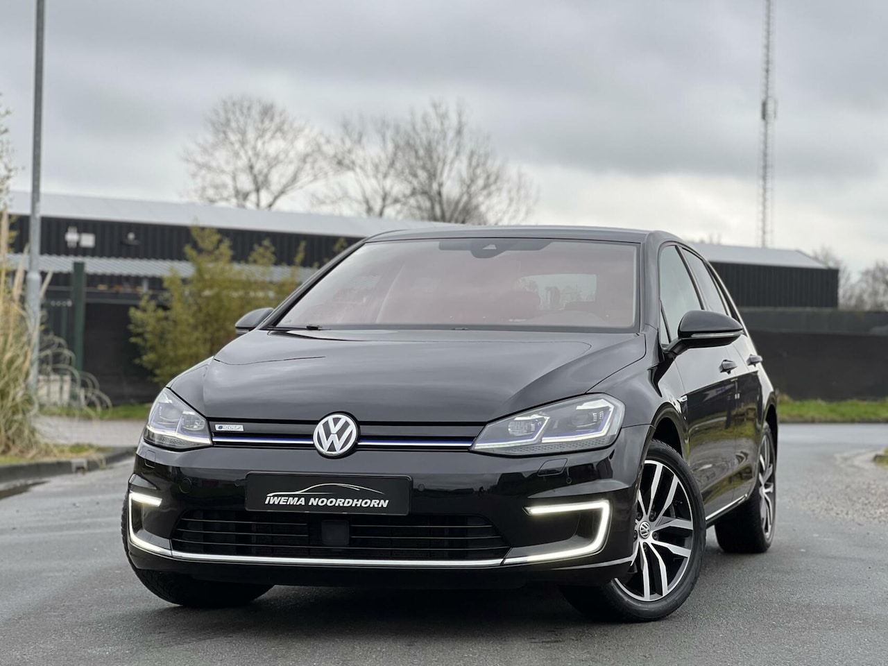 Volkswagen e-Golf - Automaat Keyless|Camera|Dynaudio|DAB+|AppleCarplay|Adaptive Cruise|Front assist - AutoWereld.nl