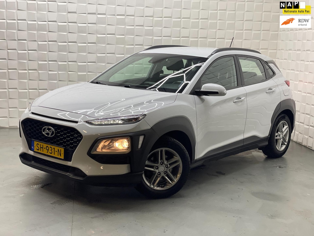 Hyundai Kona - 1.0T Essence LPG NAVI CRUISE NAP - AutoWereld.nl