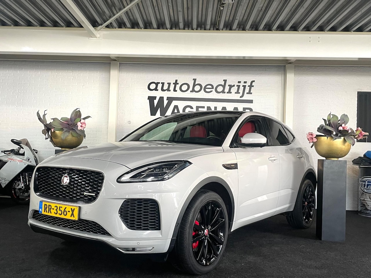 Jaguar E-Pace - 2.0 P300 AWD R-Dynamic HSE 2.0 P300 AWD R-Dynamic HSE - AutoWereld.nl