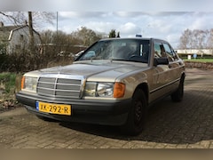 Mercedes-Benz 190-serie - 2.6 E KWARTTARIEF | ABS | AIRCO | nwe APK tot 2026