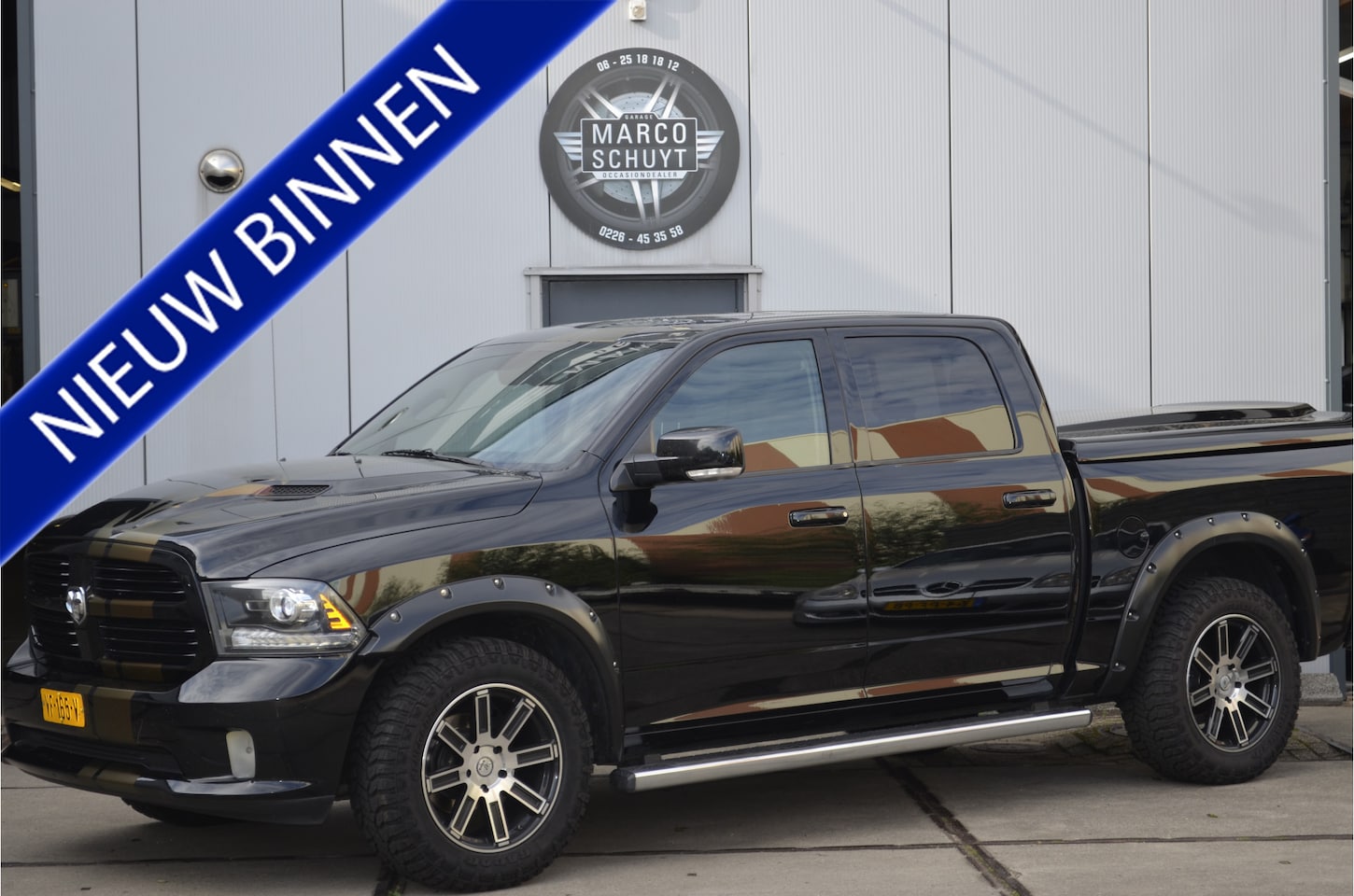 Dodge Ram 1500 - 5.7 V8 Quad Cab 6'4 5.7 V8 Quad Cab 6'4 - AutoWereld.nl