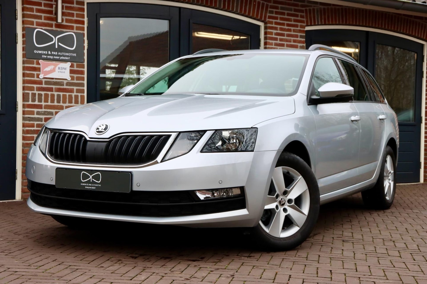 Skoda Octavia Combi - 1.4 TSI Ambition | 1E EIGENAAR | CARPLAY | STOELVERW. | AIRCO | CRUISE - AutoWereld.nl