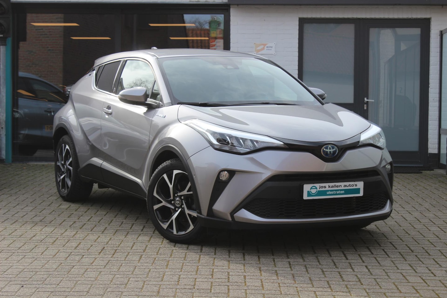 Toyota C-HR - 2.0 Hybrid TeamNL Safety Sence, Carplay, PDC, Camera, Stoelverw, All Season - AutoWereld.nl