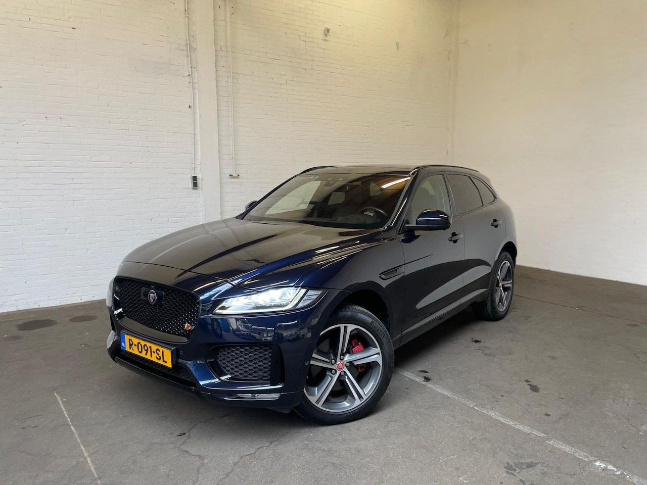 Jaguar F-Pace - 3.0 S/C S AWD 35t 381pk Dubbel Panorama dak|Stoelverkoeling|Climate control achter - AutoWereld.nl