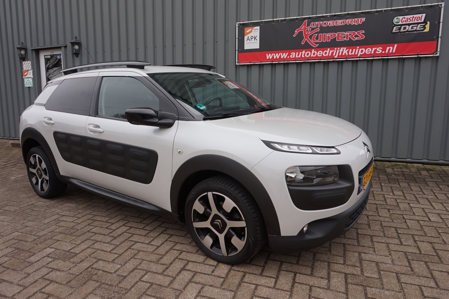 Citroën C4 Cactus - 1.2 PureTech Shine Navi.Airco.Camera.Cruise.Pdc - AutoWereld.nl