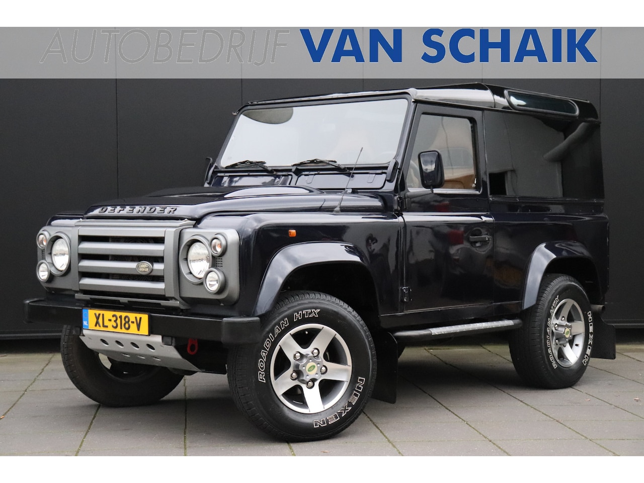 Land Rover Defender - 90 | BENZINE | 6 PERSOONS | LEDER | ELEK. RAMEN | NAVI | BLUETOOTH | TREKHAAK | - AutoWereld.nl