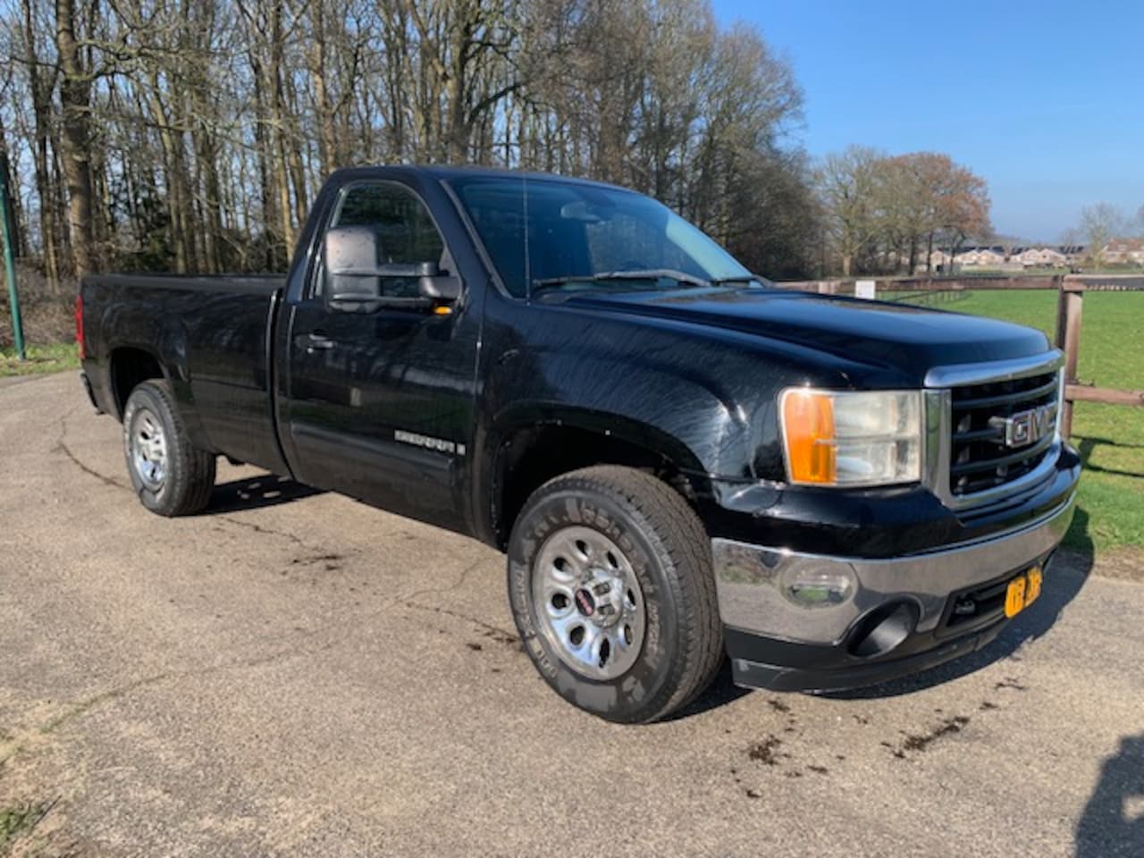 GMC Sierra - GMC regular cab long bed benzine 2 de eigenaar nap! - AutoWereld.nl