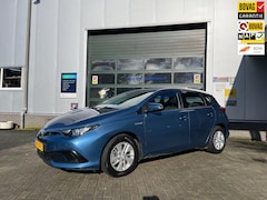 Toyota Auris - 1.8 Hybrid Business ..Navi , Climate Controle , Cruis controle. ………………………nu met € 500 voor