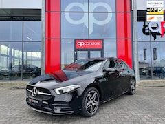 Mercedes-Benz A-klasse - 250e AMG Hybride LED Panorama Camera Parksens Sfeerverlichting