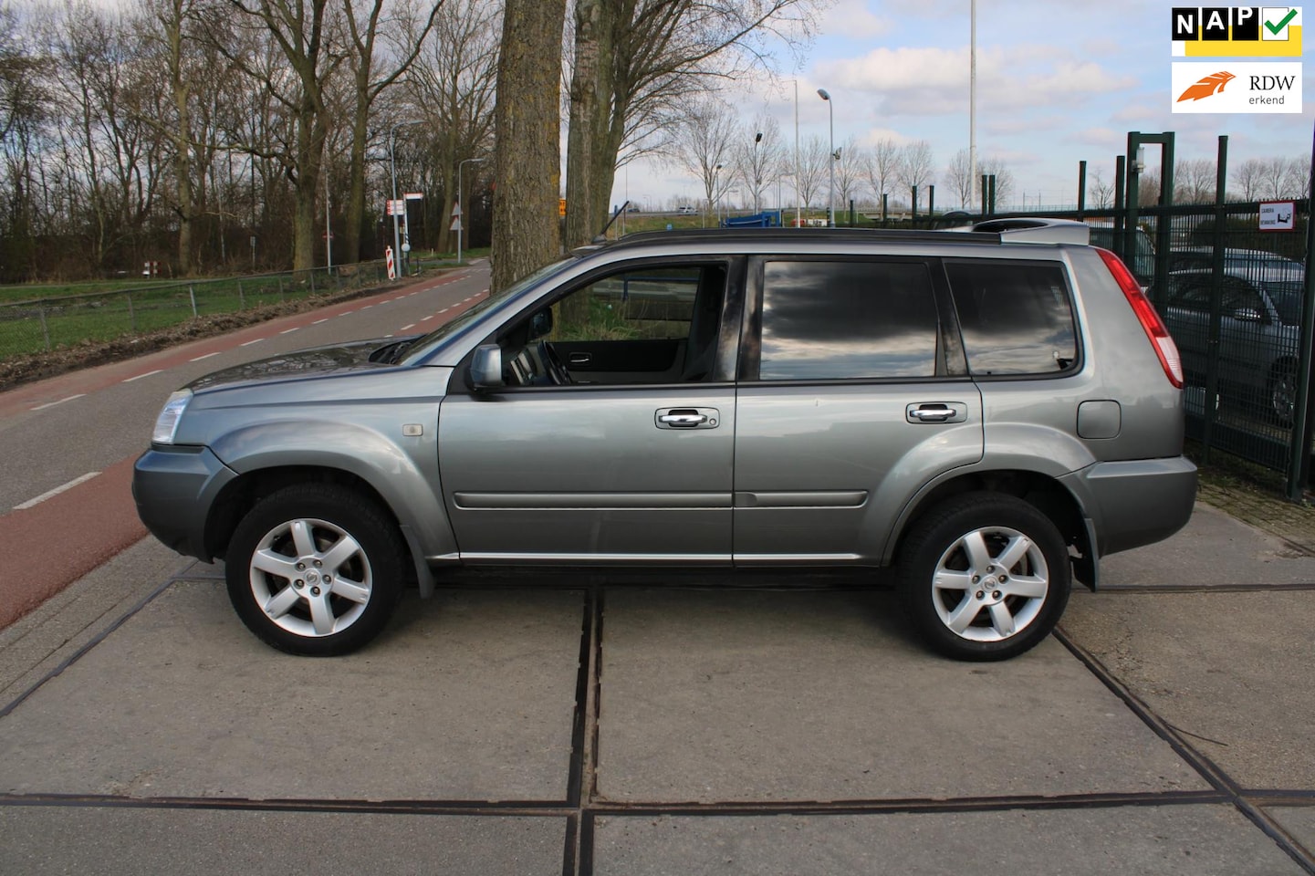 Nissan X-Trail - 2.0 Columbia Style 4x4 met Lekke Koppakking - AutoWereld.nl