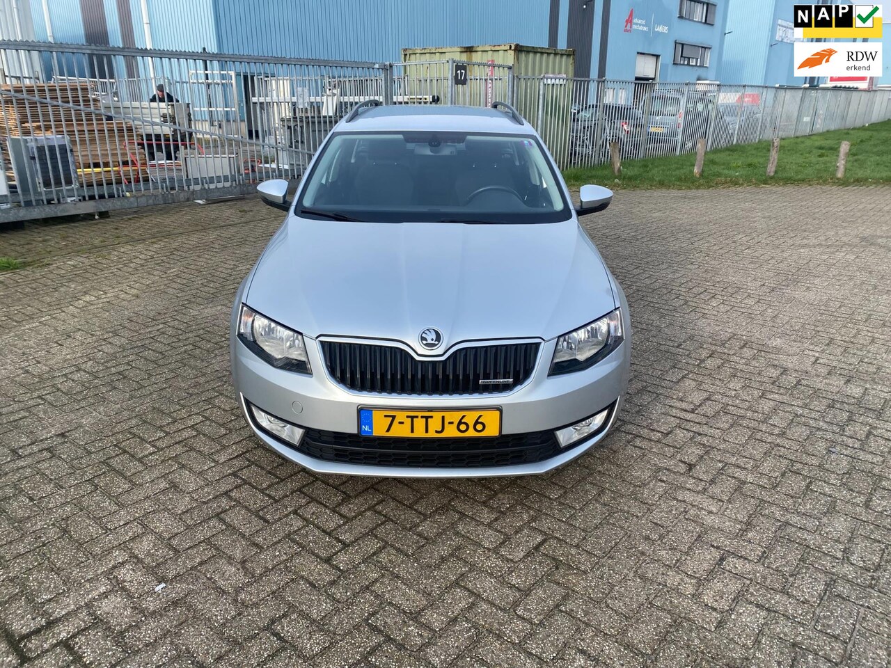 Skoda Octavia Combi - 1.6 TDI Greenline Businessline 1.6 TDI Greenline Businessline - AutoWereld.nl