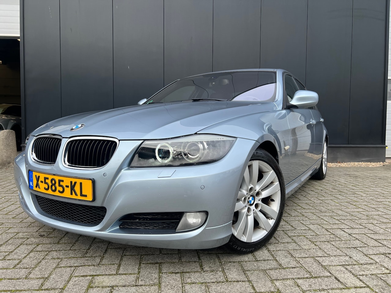 BMW 3-serie - 318i Leder/17'Lmv/Xenon/Stlverw/Zeer Mooi - AutoWereld.nl