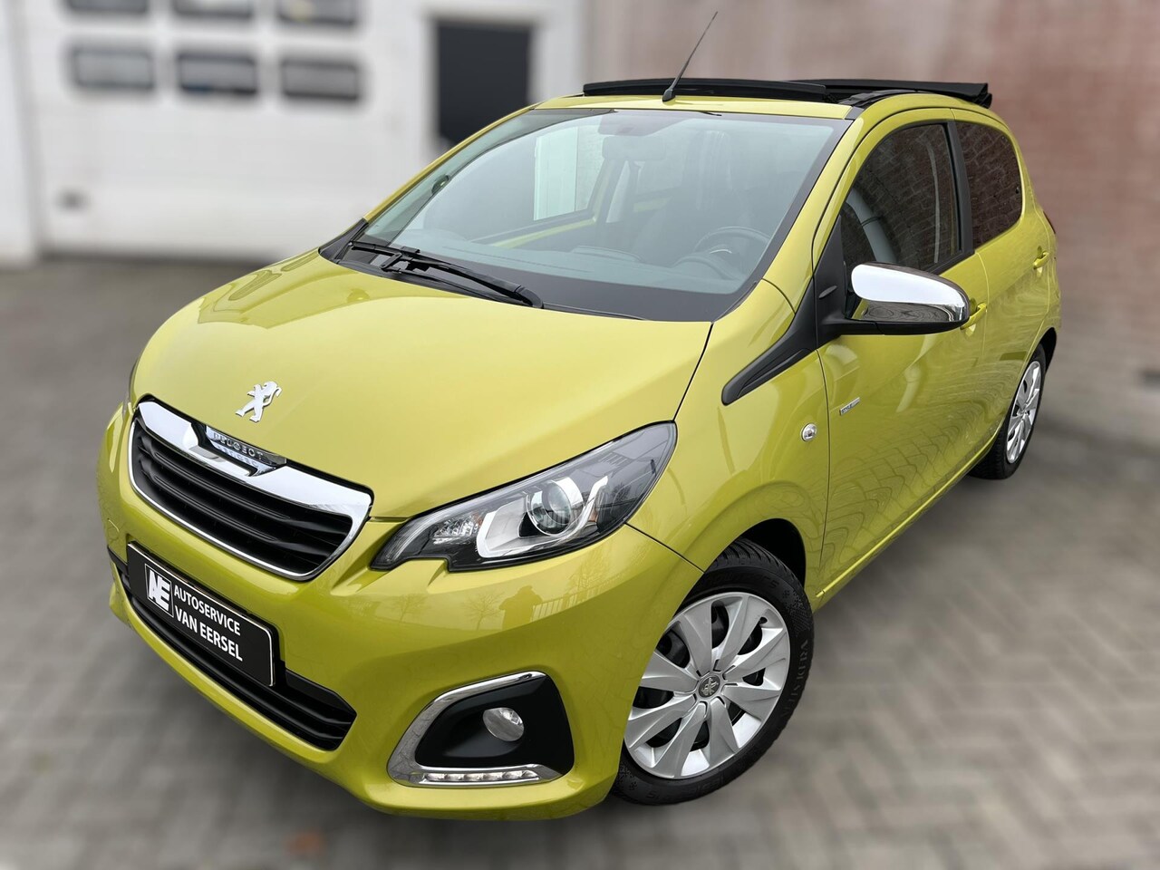 Peugeot 108 - 1.0 e-VTi Active TOP! CABRIOTOP / CARPLAY / STOELVERWARMING / CAMERA - AutoWereld.nl