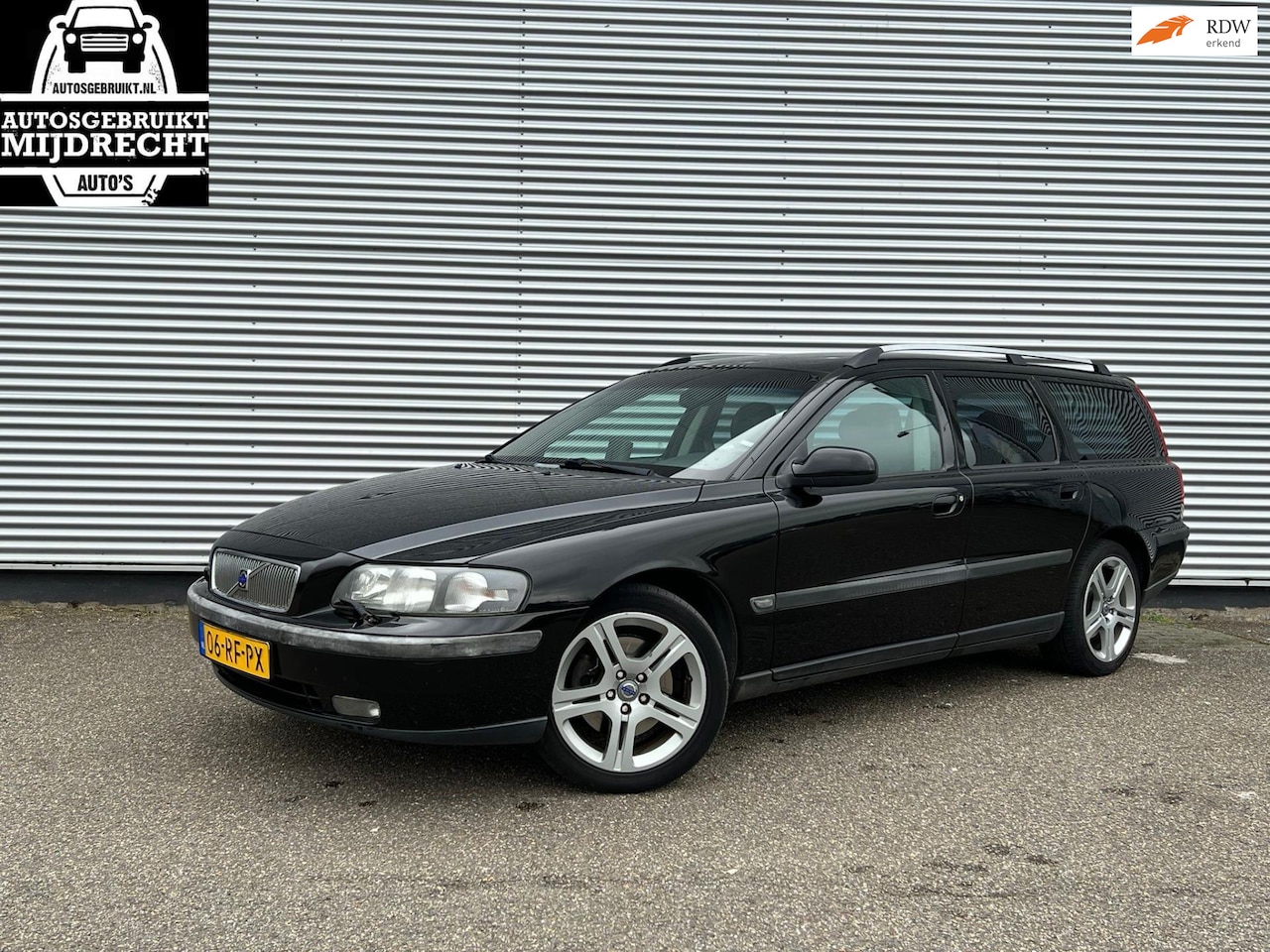 Volvo V70 - 2.3 T-5 Geartr. C.L / Aut / Navi / Trekhaak / Goed Onderhouden - AutoWereld.nl